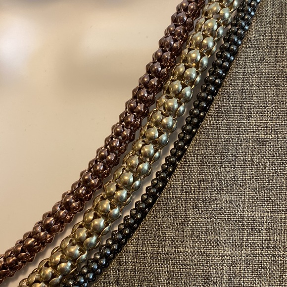 Tri color three strand chunky necklace Vintage 20” 3” ext chain. EUC - Picture 2 of 3